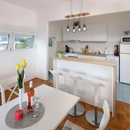 Leon - Sea View Apartment Rijeka