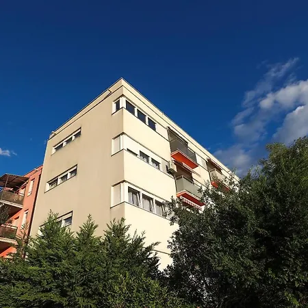 Leon - Sea View Apartman
