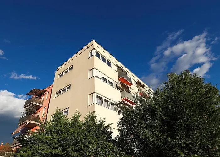 Leon - Sea View Apartman